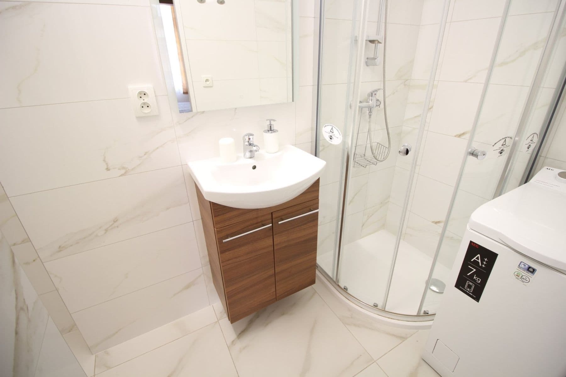 Prenájom bytu 2-izbový 34 m², Vodičkova, Praha, Praha Prenájom bytu 2-izbový 34 m², Vodičkova, Praha, Praha