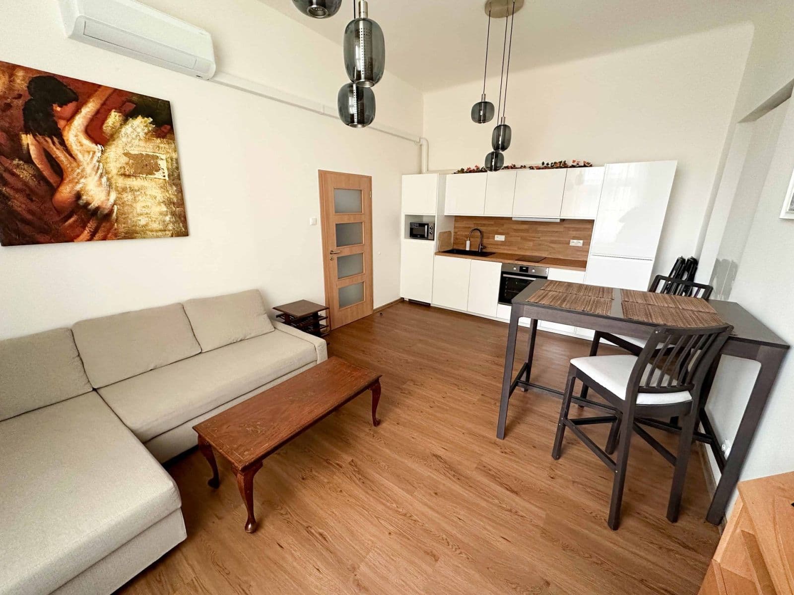 Prenájom bytu 2-izbový 34 m², Vodičkova, Praha, Praha Prenájom bytu 2-izbový 34 m², Vodičkova, Praha, Praha