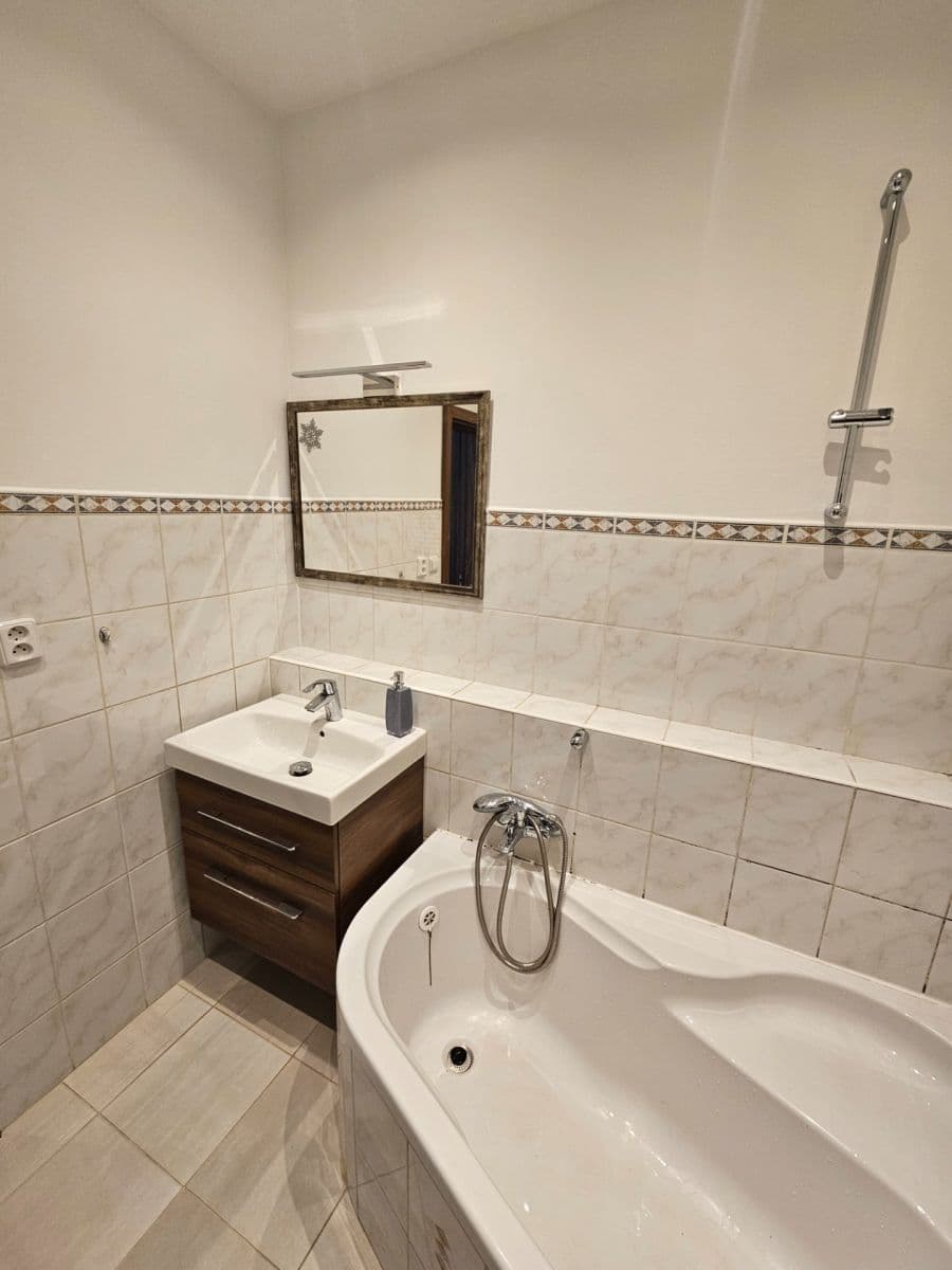 Prenájom bytu 3-izbový 85 m², Hřbitovní, Nový Jičín, Moravskoslezský kraj Prenájom bytu 3-izbový 85 m², Hřbitovní, Nový Jičín, Moravskoslezský kraj