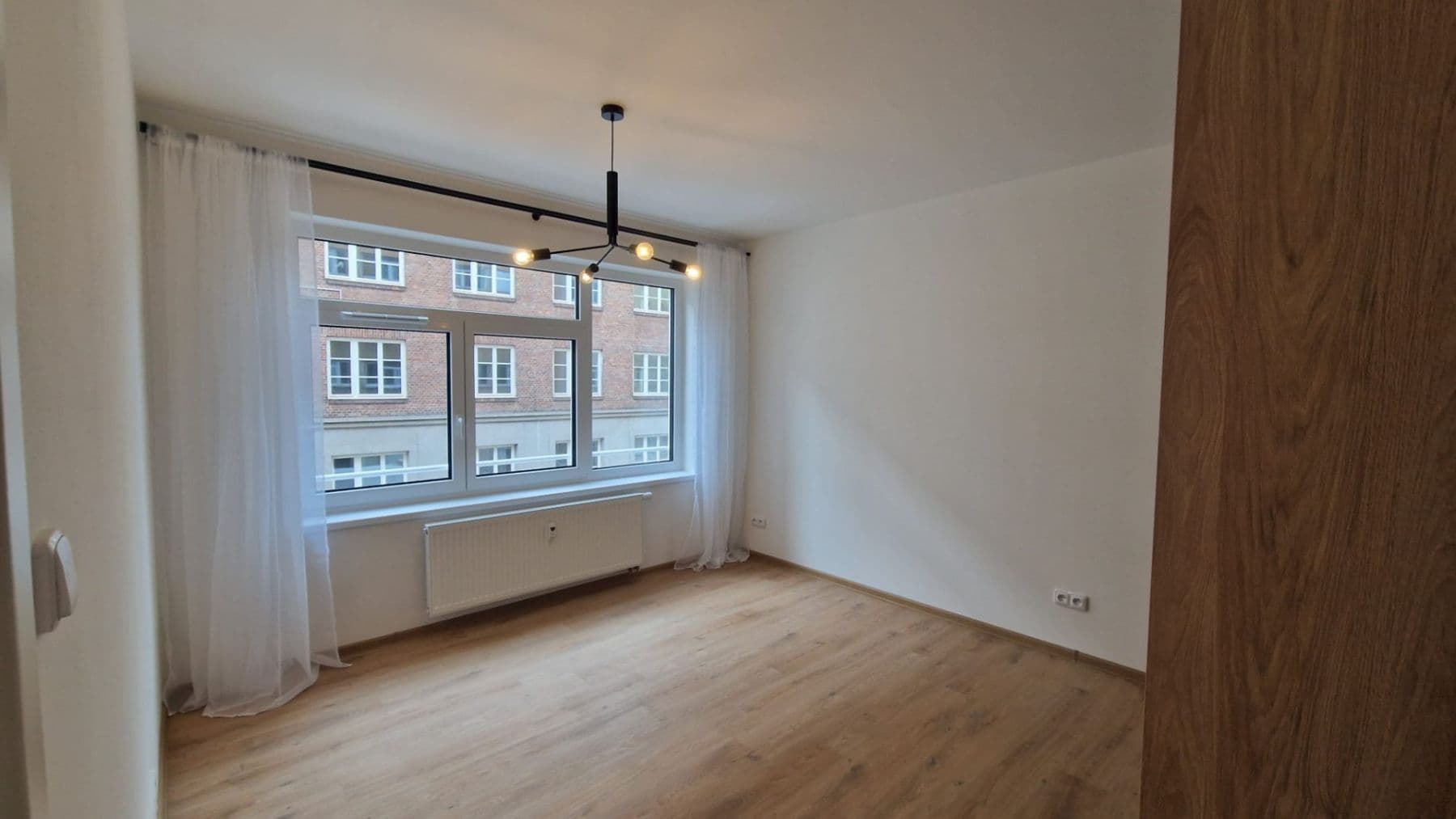 Prenájom bytu 2-izbový 38 m², Bratislavská, Brno, Jihomoravský kraj Prenájom bytu 2-izbový 38 m², Bratislavská, Brno, Jihomoravský kraj