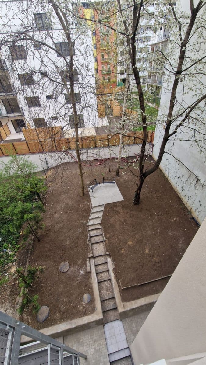 Prenájom bytu 2-izbový 38 m², Bratislavská, Brno, Jihomoravský kraj Prenájom bytu 2-izbový 38 m², Bratislavská, Brno, Jihomoravský kraj