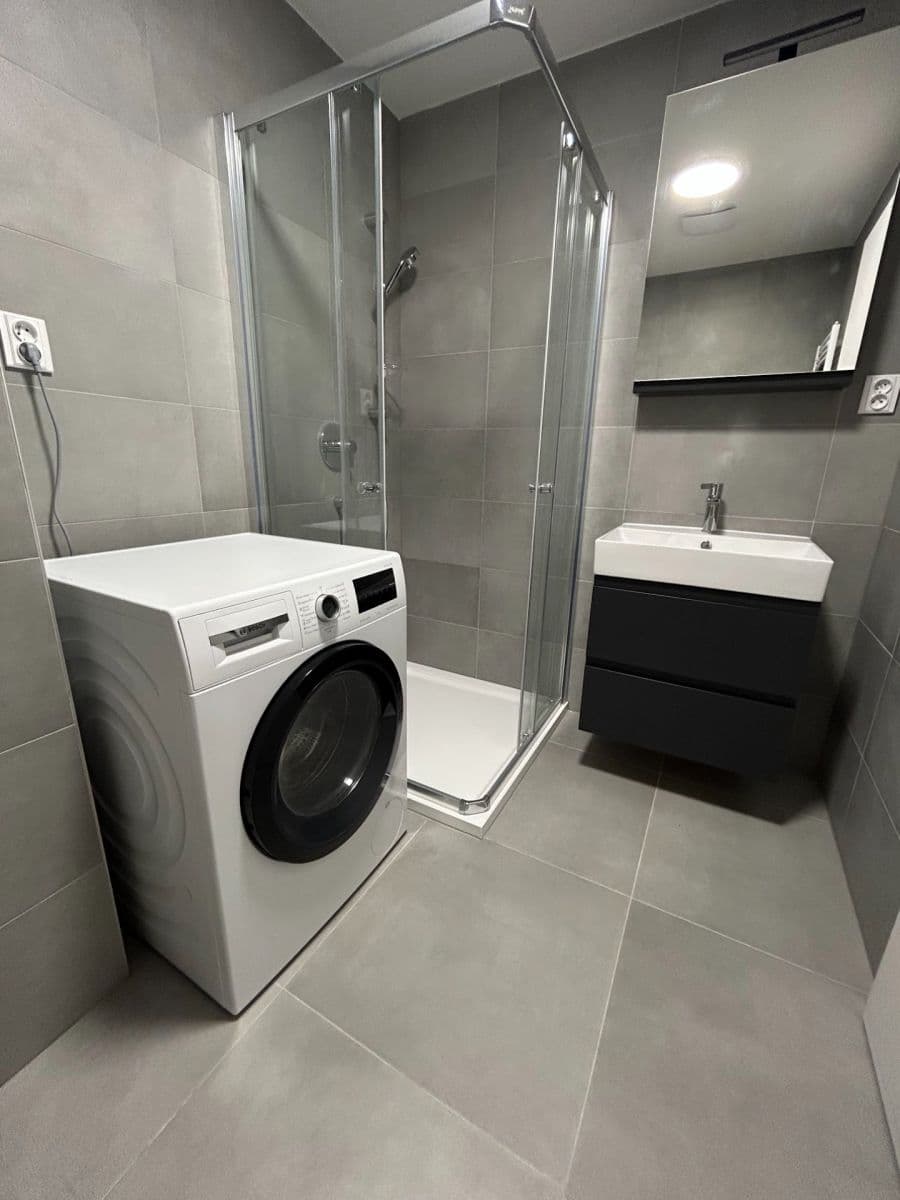 Prenájom bytu 1-izbový 42 m², třída Generála Píky, Brno, Jihomoravský kraj Prenájom bytu 1-izbový 42 m², třída Generála Píky, Brno, Jihomoravský kraj