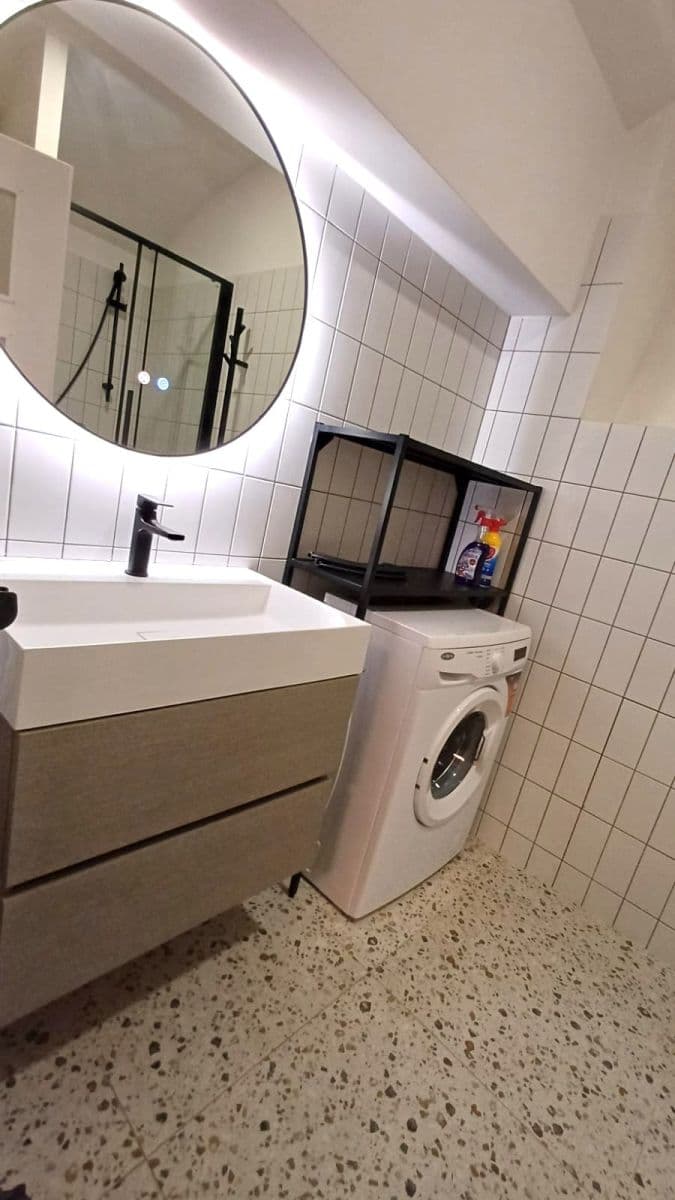 Prenájom bytu 2-izbový 39 m², Bořivojova, Praha, Praha Prenájom bytu 2-izbový 39 m², Bořivojova, Praha, Praha