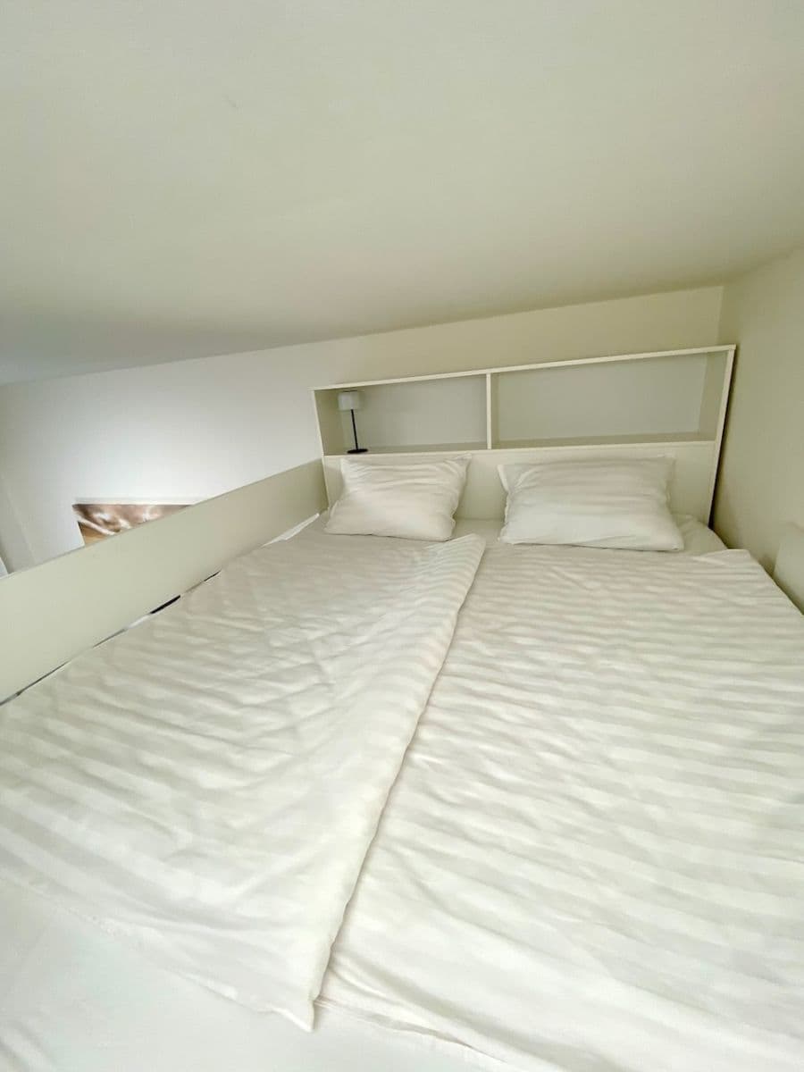 Prenájom bytu 1-izbový 30 m², Kovářská, Praha, Praha Prenájom bytu 1-izbový 30 m², Kovářská, Praha, Praha