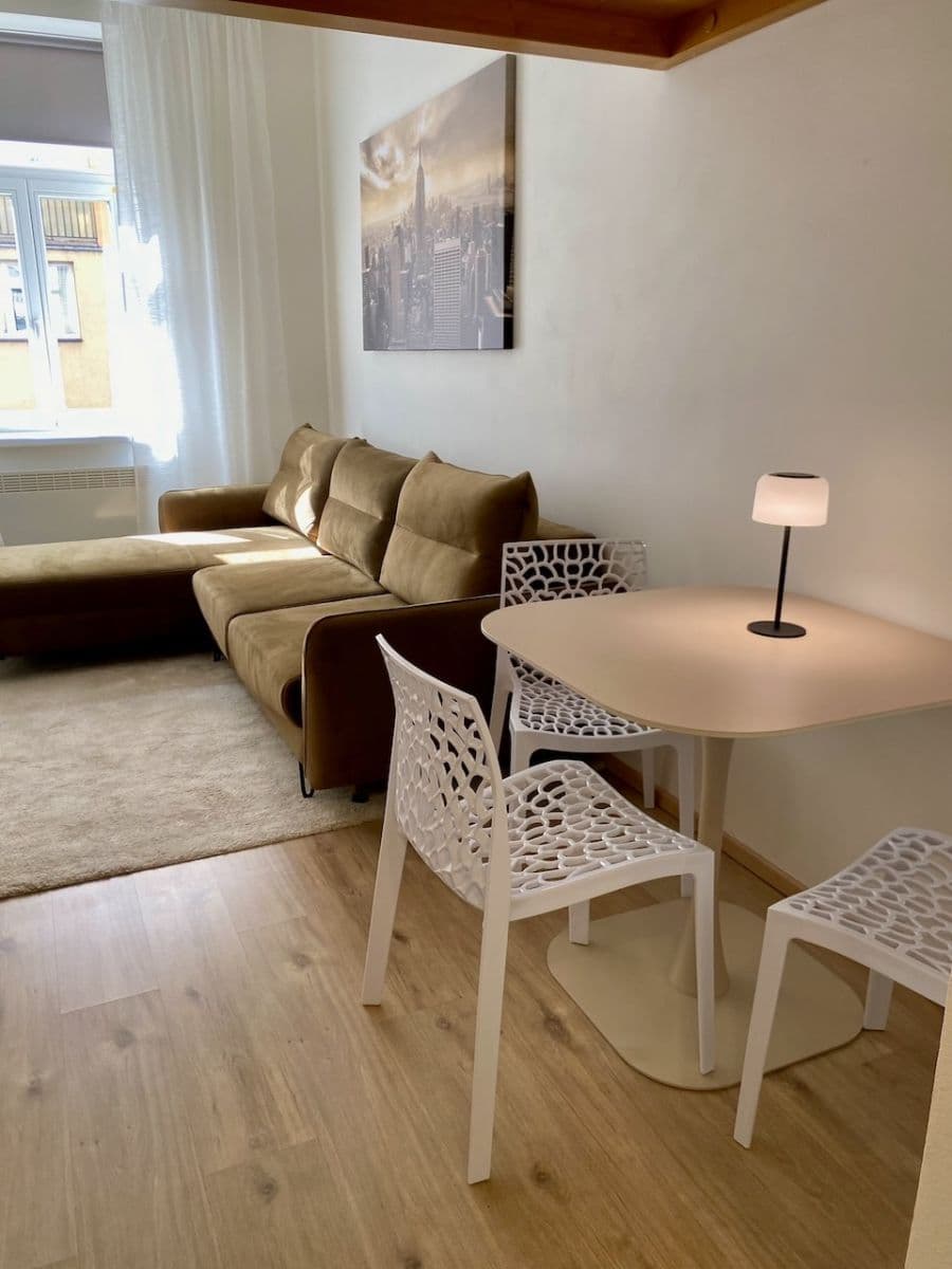 Prenájom bytu 1-izbový 30 m², Kovářská, Praha, Praha Prenájom bytu 1-izbový 30 m², Kovářská, Praha, Praha