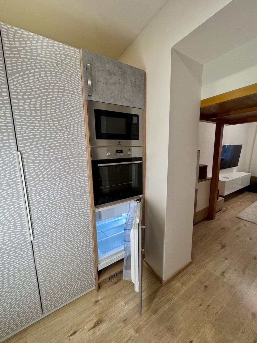 Prenájom bytu 1-izbový 30 m², Kovářská, Praha, Praha Prenájom bytu 1-izbový 30 m², Kovářská, Praha, Praha