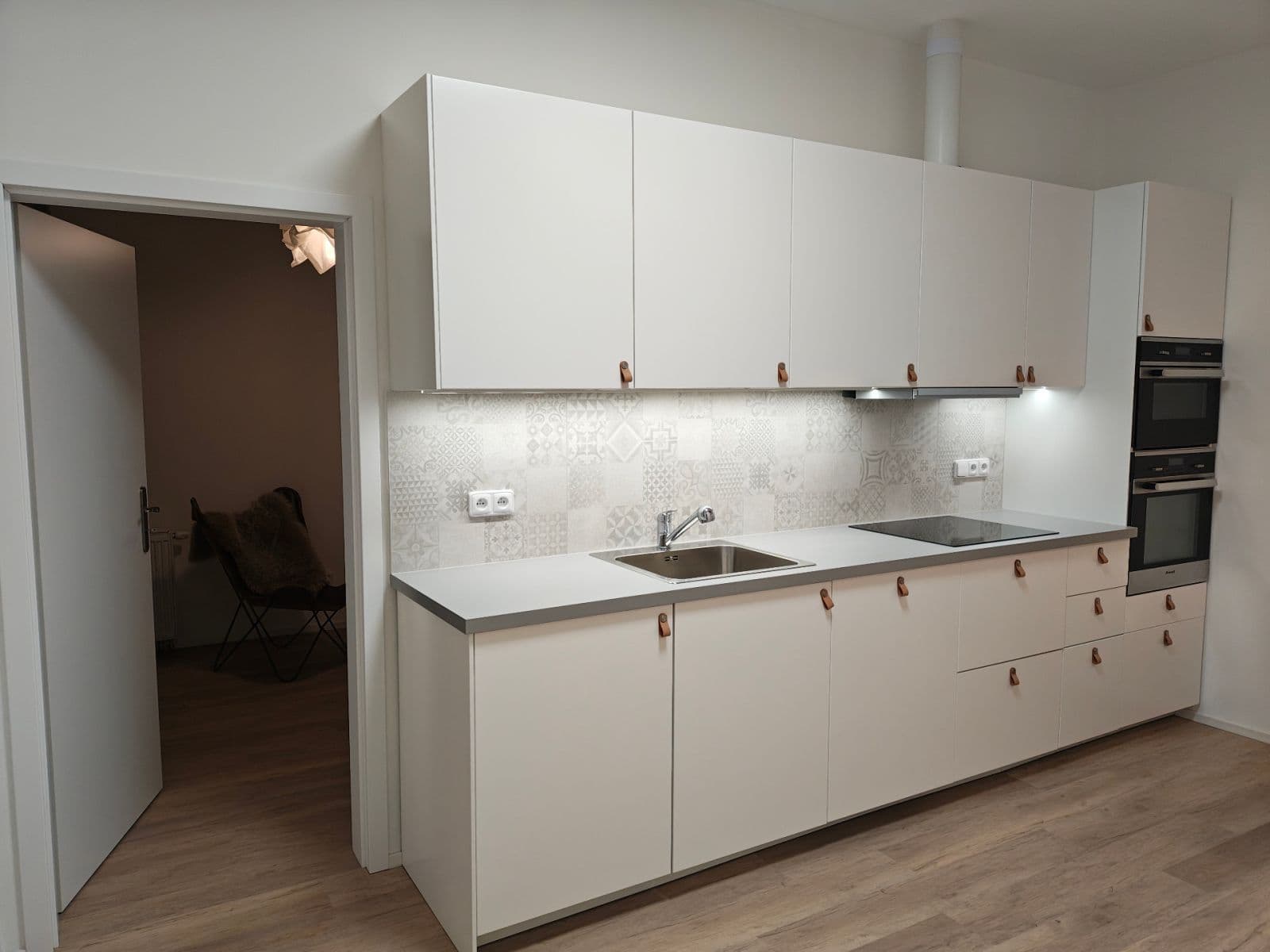 Prenájom bytu 1-izbový 36 m², Šlikova, Praha, Praha Prenájom bytu 1-izbový 36 m², Šlikova, Praha, Praha