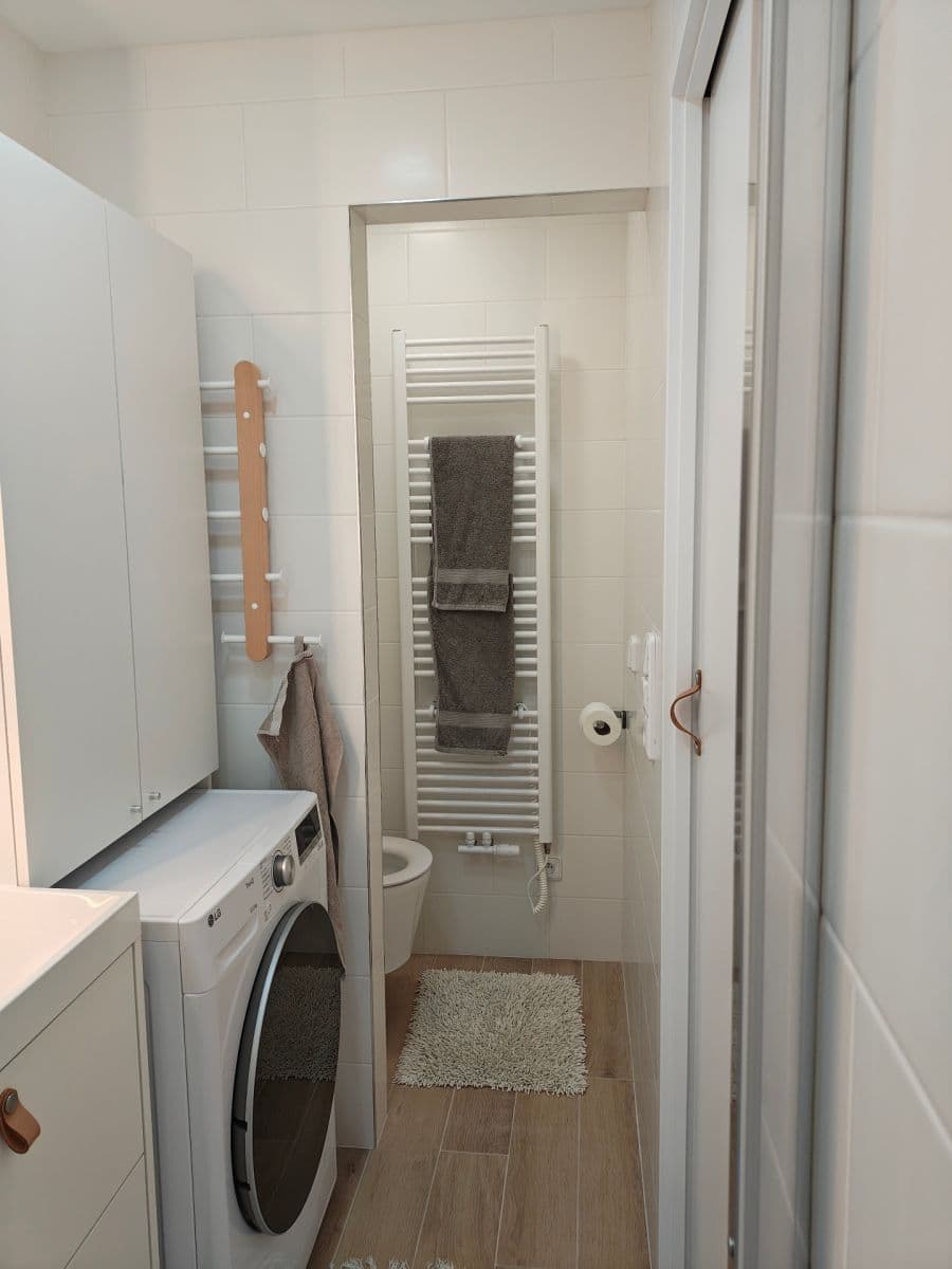 Prenájom bytu 1-izbový 36 m², Šlikova, Praha, Praha Prenájom bytu 1-izbový 36 m², Šlikova, Praha, Praha