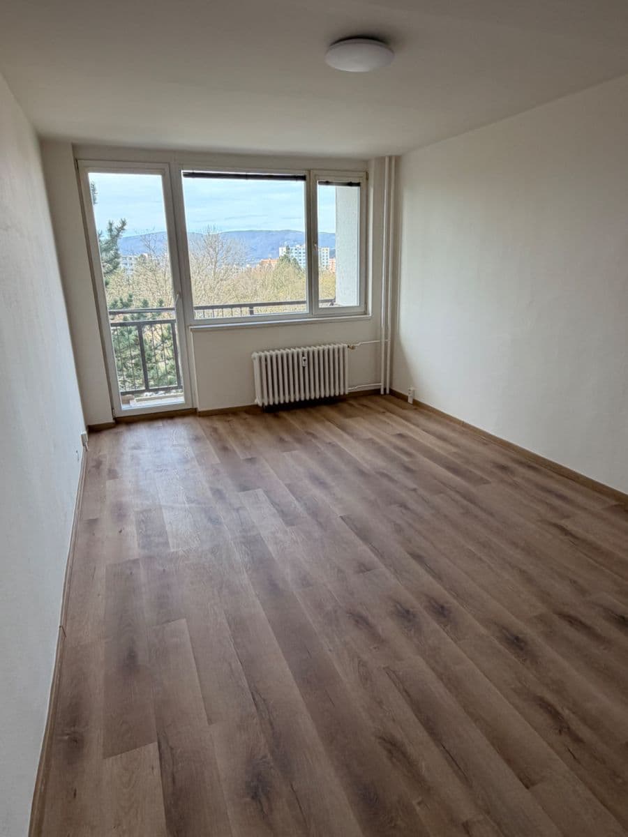 Prenájom bytu 2-izbový 62 m², Stavbařů, Ústí nad Labem, Ústecký kraj Prenájom bytu 2-izbový 62 m², Stavbařů, Ústí nad Labem, Ústecký kraj