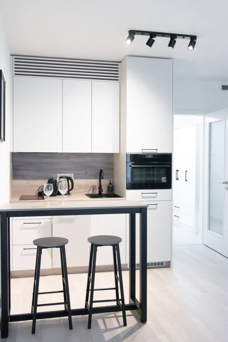 Prenájom bytu 1-izbový 33 m², Poděbradská, Praha, Praha Prenájom bytu 1-izbový 33 m², Poděbradská, Praha, Praha