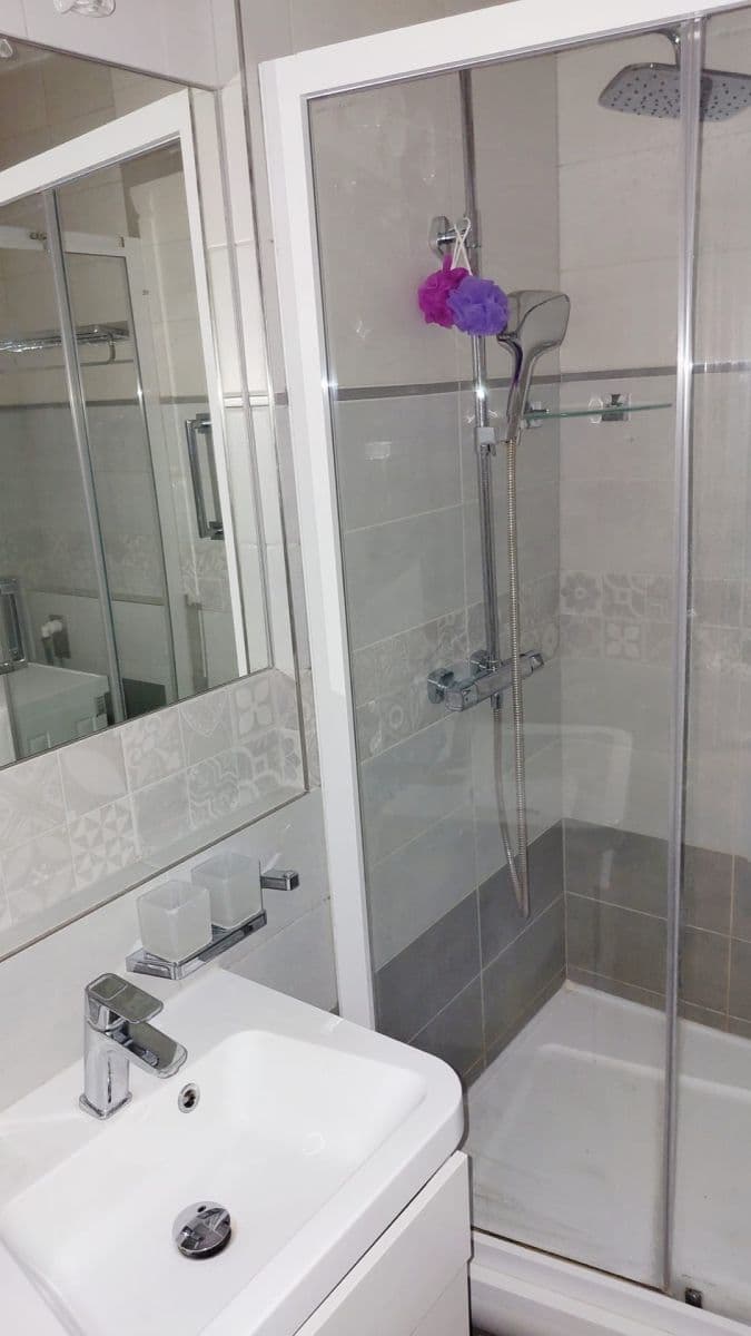 Prenájom bytu 3-izbový 72 m², Hlivická, Praha, Praha Prenájom bytu 3-izbový 72 m², Hlivická, Praha, Praha