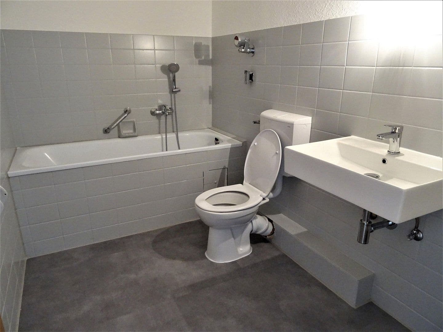 Prenájom bytu 2-izbový 66 m², Leverkusen, Severné Porýnie - Westfálsko Prenájom bytu 2-izbový 66 m², Leverkusen, Severné Porýnie - Westfálsko