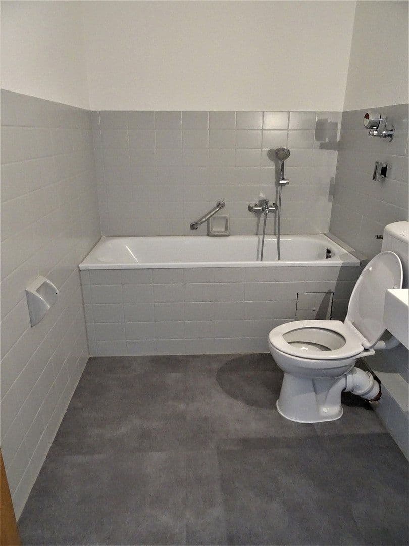 Prenájom bytu 2-izbový 66 m², Leverkusen, Severné Porýnie - Westfálsko Prenájom bytu 2-izbový 66 m², Leverkusen, Severné Porýnie - Westfálsko