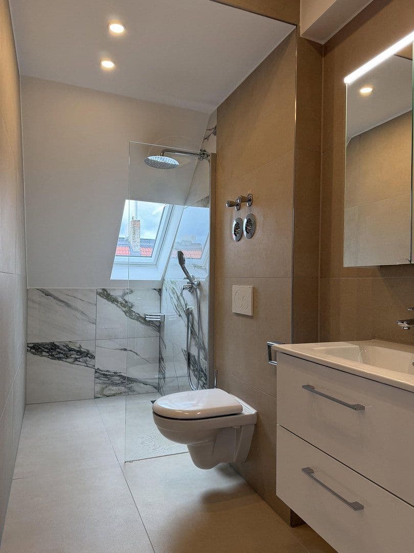 Prenájom bytu 3-izbový 75 m², Ebersstraße 58, Berlin, Berlín Prenájom bytu 3-izbový 75 m², Ebersstraße 58, Berlin, Berlín