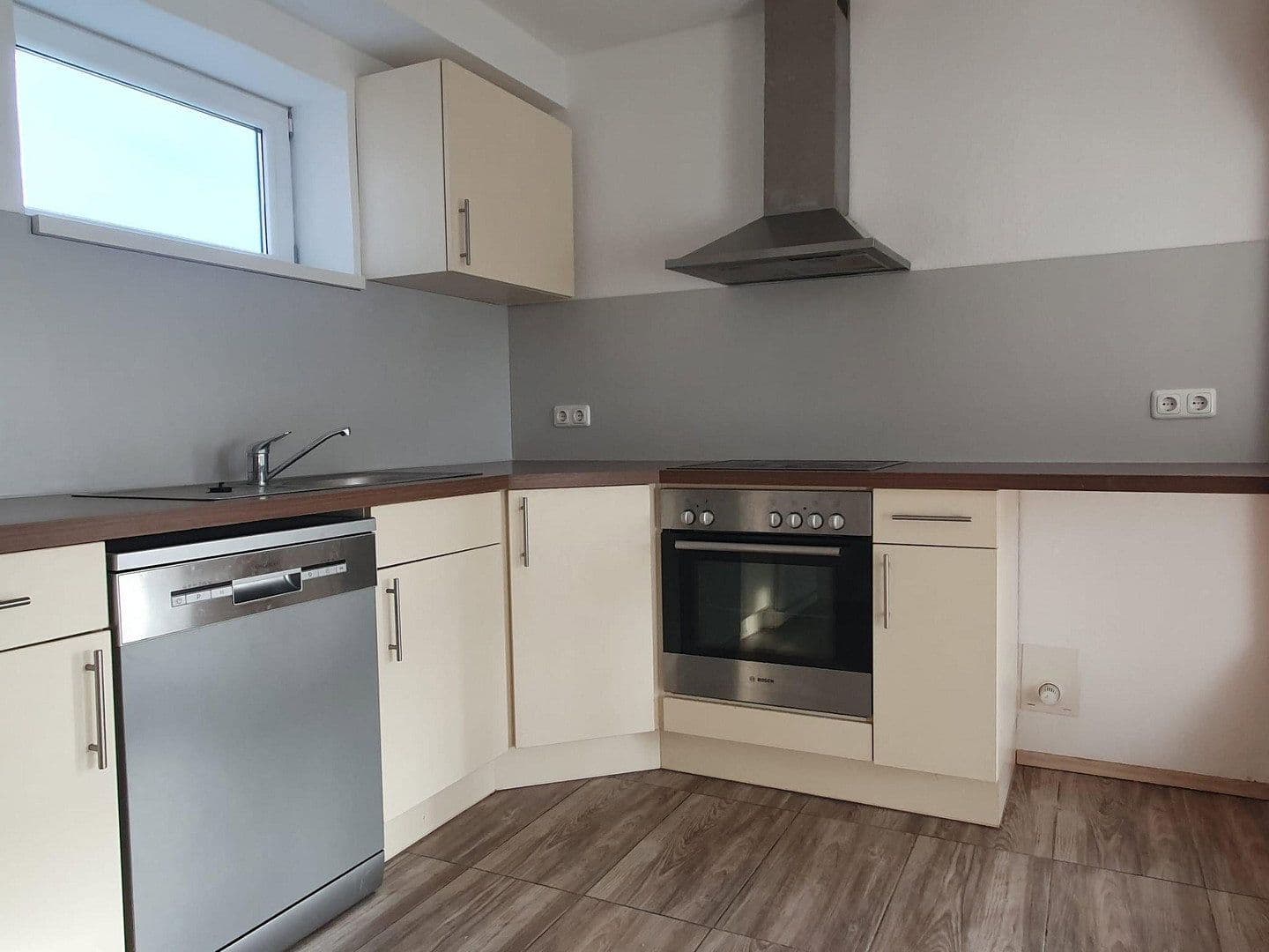 Predaj domu 301 m², pozemek 6.300 m², Elbuferstraße 5, Hohnstorf (Elbe), Dolné Sasko Predaj domu 301 m², pozemek 6.300 m², Elbuferstraße 5, Hohnstorf (Elbe), Dolné Sasko