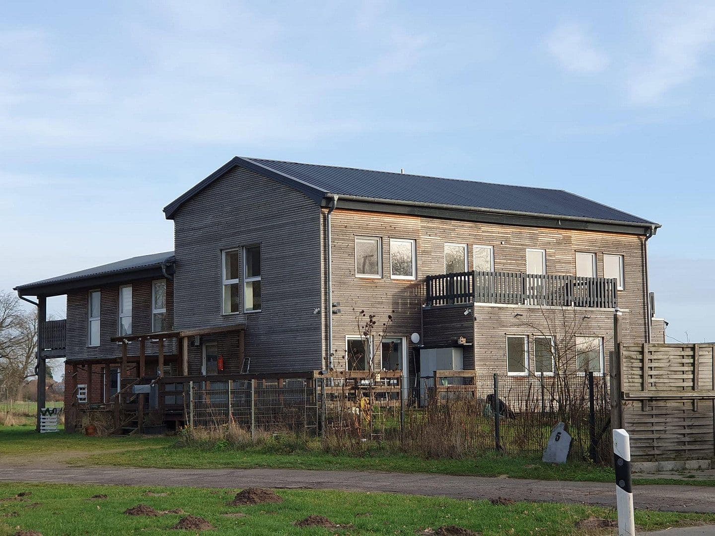 Predaj domu 301 m², pozemek 6.300 m², Elbuferstraße 5, Hohnstorf (Elbe), Dolné Sasko Predaj domu 301 m², pozemek 6.300 m², Elbuferstraße 5, Hohnstorf (Elbe), Dolné Sasko