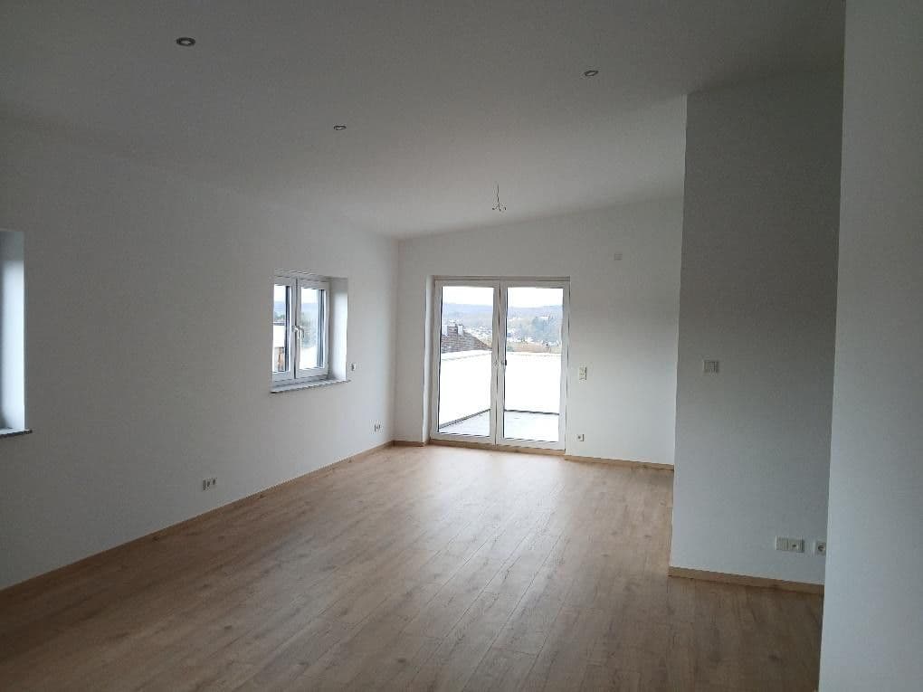 Prenájom bytu 3-izbový 126 m², Hadamar, Hesensko Prenájom bytu 3-izbový 126 m², Hadamar, Hesensko