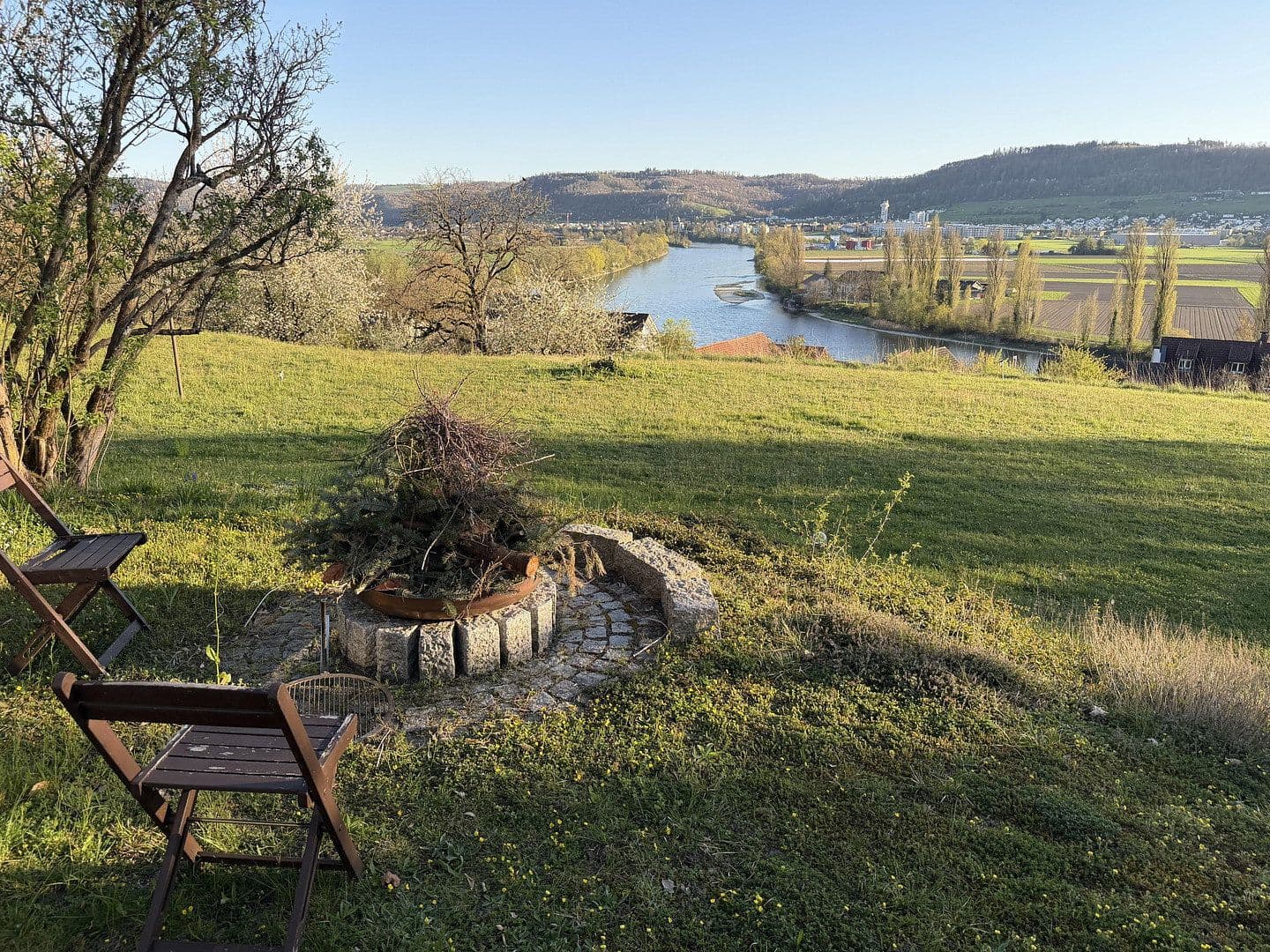 Prenájom domu 240 m², pozemek 3.000 m², Küssaberg, Bádensko-Wurttembersko Prenájom domu 240 m², pozemek 3.000 m², Küssaberg, Bádensko-Wurttembersko