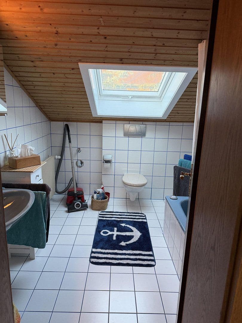 Prenájom domu 240 m², pozemek 3.000 m², Küssaberg, Bádensko-Wurttembersko Prenájom domu 240 m², pozemek 3.000 m², Küssaberg, Bádensko-Wurttembersko