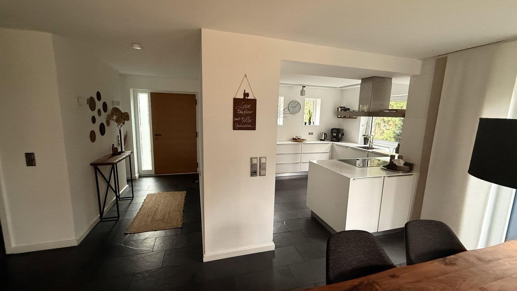 Predaj domu 200 m², pozemek 1.333 m², Seevetal, Dolné Sasko Predaj domu 200 m², pozemek 1.333 m², Seevetal, Dolné Sasko