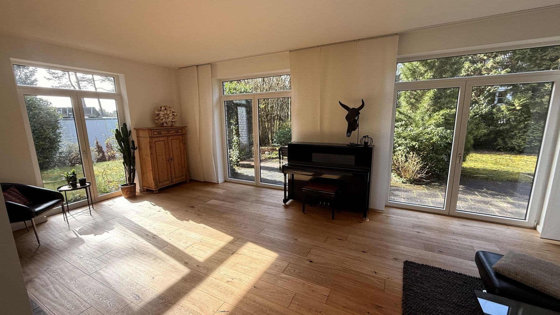 Predaj domu 200 m², pozemek 1.333 m², Seevetal, Dolné Sasko Predaj domu 200 m², pozemek 1.333 m², Seevetal, Dolné Sasko