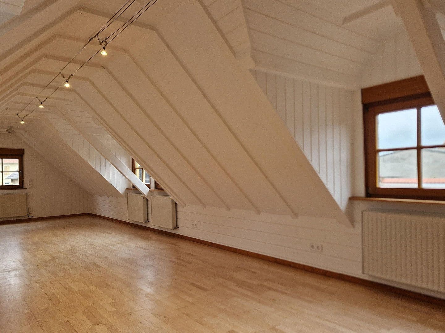 Prenájom bytu 3-izbový 110 m², Oberpforte 8, Dolgesheim, Porýnie-Falcko Prenájom bytu 3-izbový 110 m², Oberpforte 8, Dolgesheim, Porýnie-Falcko