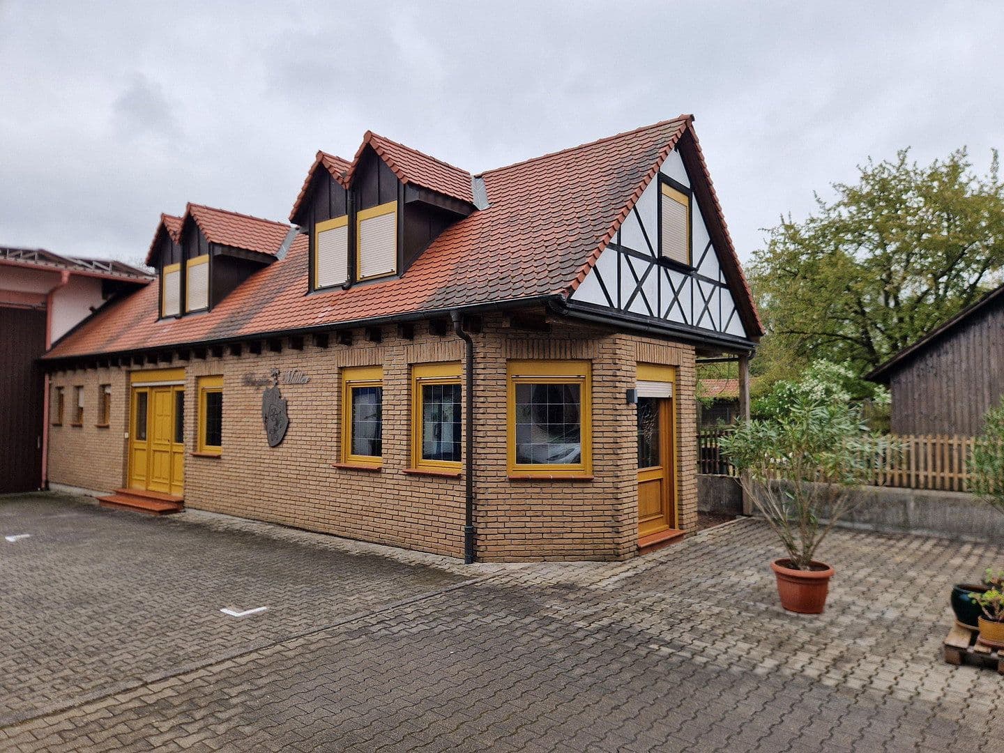 Prenájom bytu 3-izbový 110 m², Oberpforte 8, Dolgesheim, Porýnie-Falcko Prenájom bytu 3-izbový 110 m², Oberpforte 8, Dolgesheim, Porýnie-Falcko