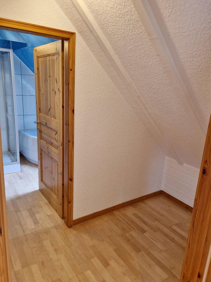 Prenájom bytu 3-izbový 110 m², Oberpforte 8, Dolgesheim, Porýnie-Falcko Prenájom bytu 3-izbový 110 m², Oberpforte 8, Dolgesheim, Porýnie-Falcko