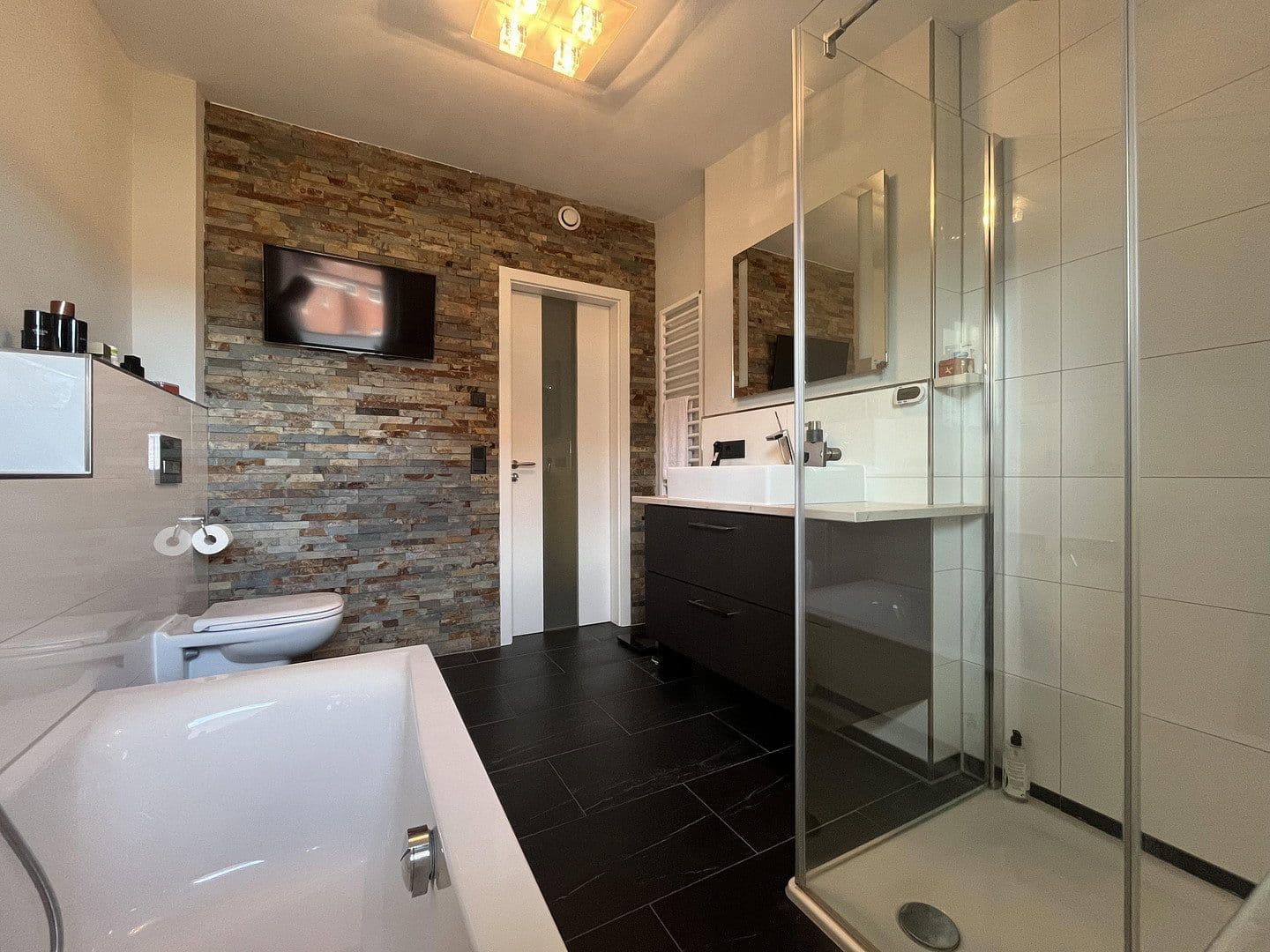 Predaj bytu 4-izbový 128 m², Göttingen, Dolné Sasko Predaj bytu 4-izbový 128 m², Göttingen, Dolné Sasko
