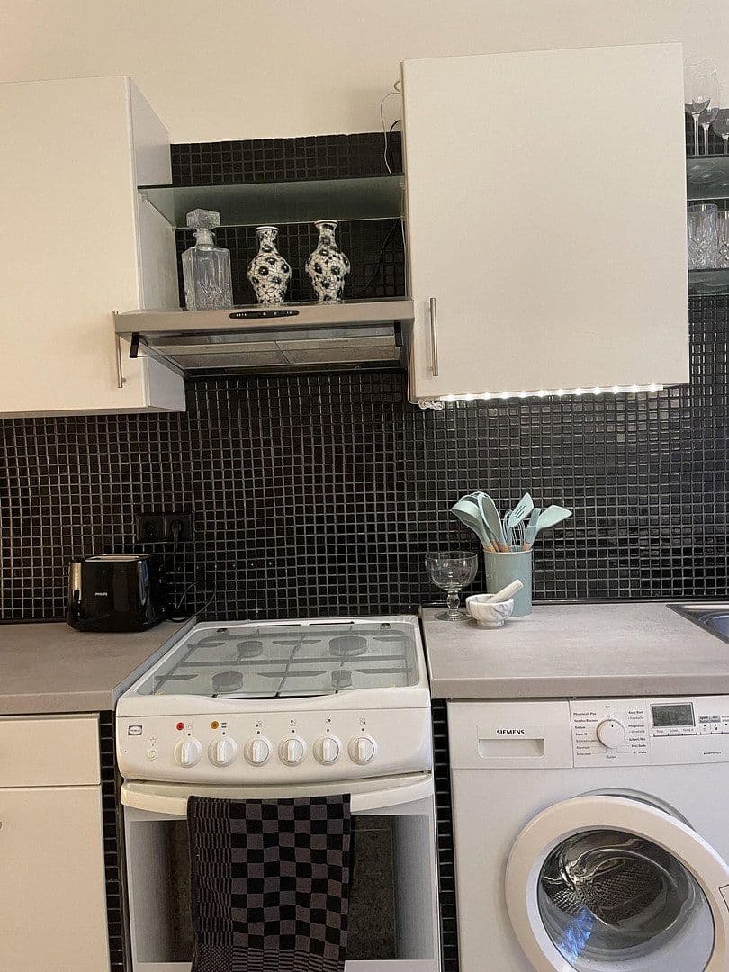 Prenájom bytu 2-izbový 70 m², Südwestkorso 56, Berlin, Berlín Prenájom bytu 2-izbový 70 m², Südwestkorso 56, Berlin, Berlín