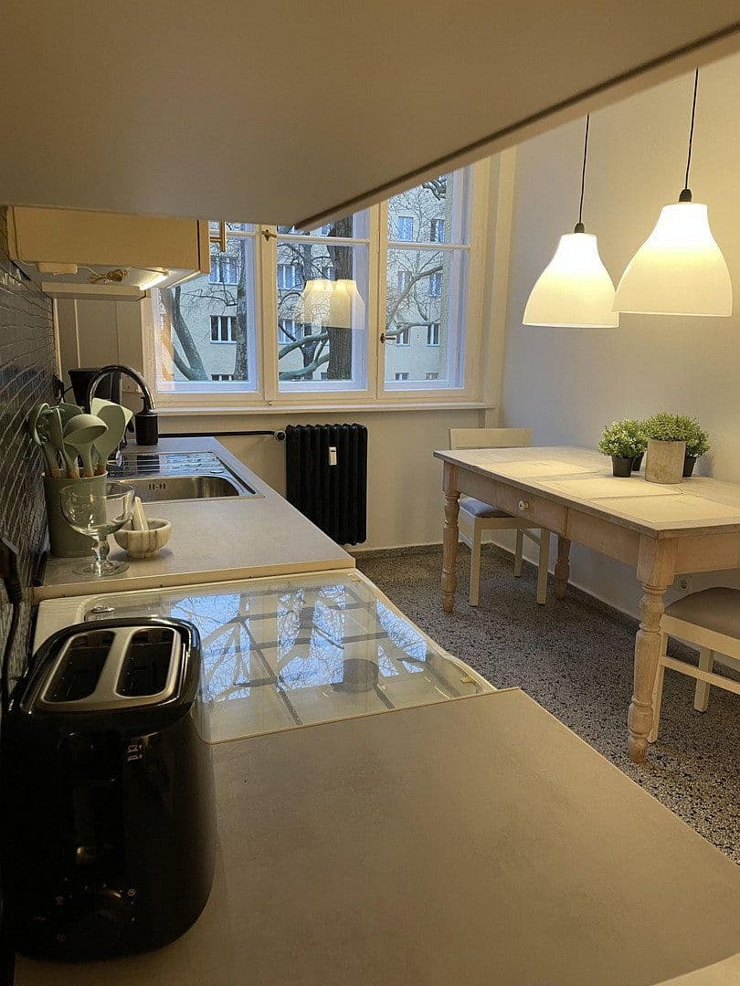 Prenájom bytu 2-izbový 70 m², Südwestkorso 56, Berlin, Berlín Prenájom bytu 2-izbový 70 m², Südwestkorso 56, Berlin, Berlín