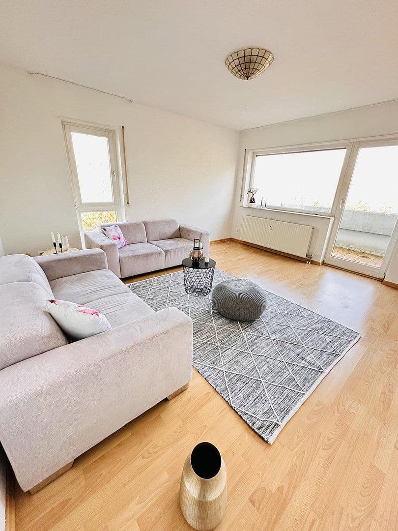 Prenájom bytu 2-izbový 64 m², Leonberg, Bádensko-Wurttembersko Prenájom bytu 2-izbový 64 m², Leonberg, Bádensko-Wurttembersko