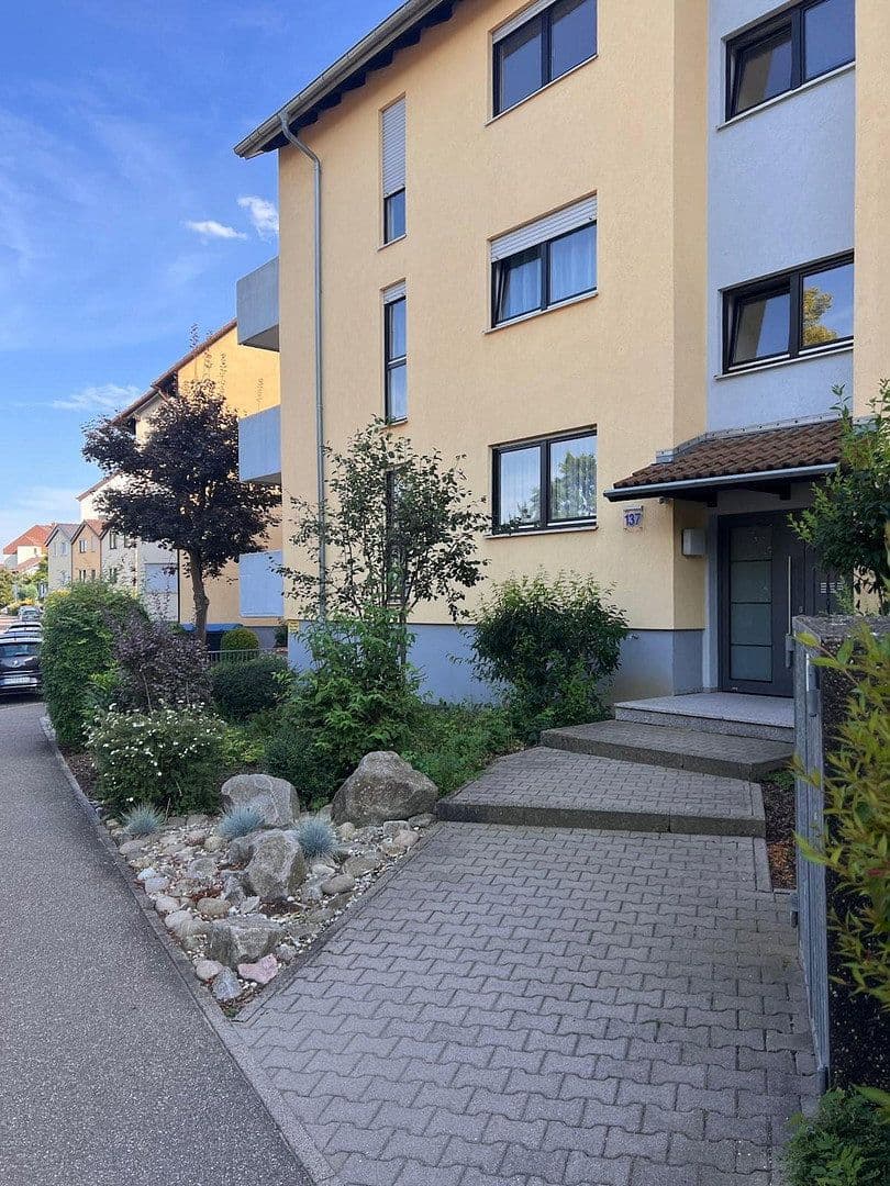 Prenájom bytu 2-izbový 64 m², Leonberg, Bádensko-Wurttembersko Prenájom bytu 2-izbový 64 m², Leonberg, Bádensko-Wurttembersko