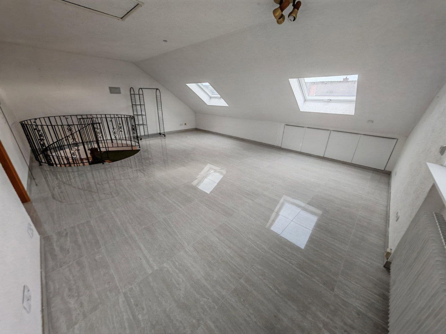 Prenájom domu 230 m², pozemek 334 m², Frankenthal, Porýnie-Falcko Prenájom domu 230 m², pozemek 334 m², Frankenthal, Porýnie-Falcko