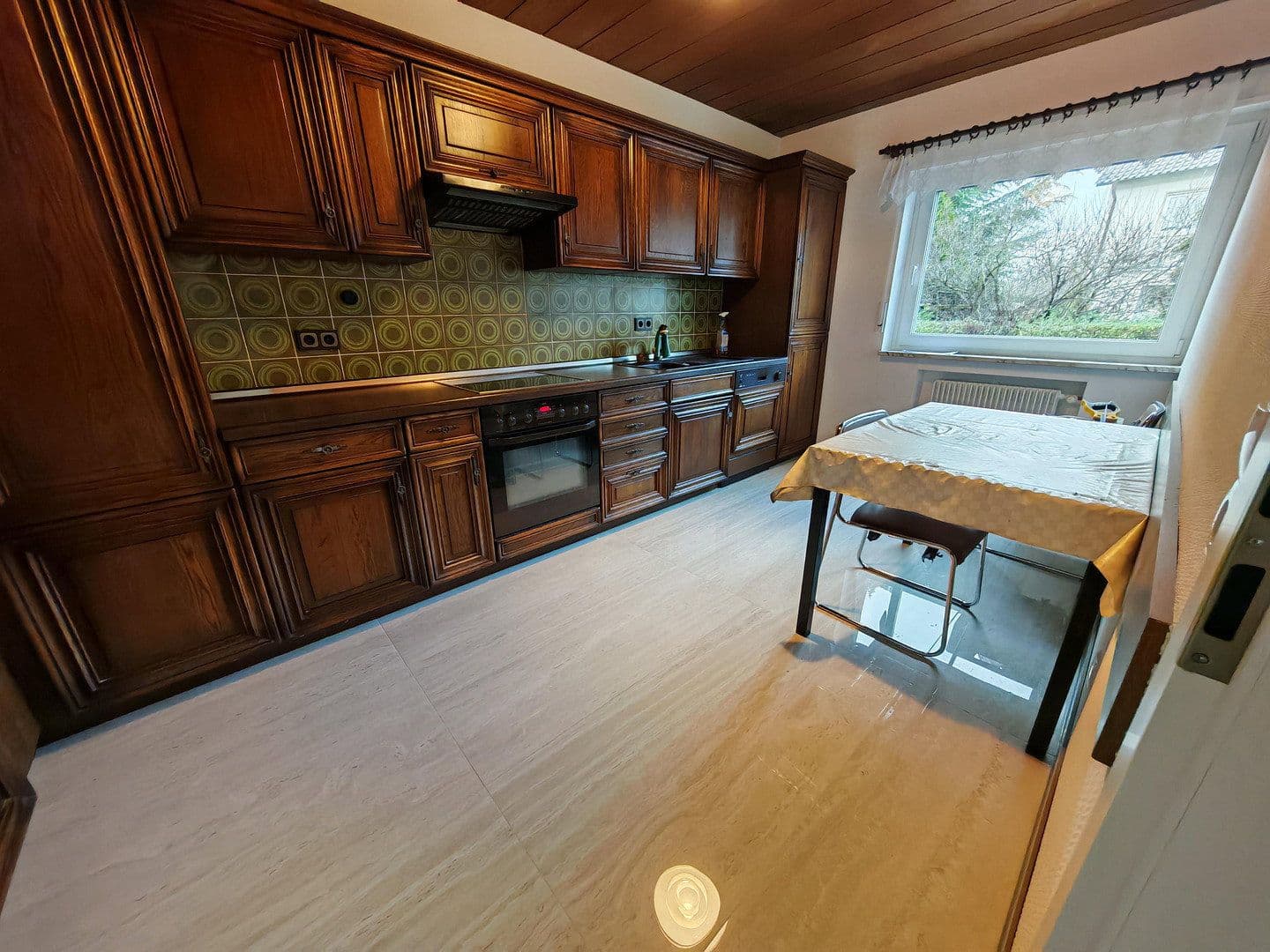 Prenájom domu 230 m², pozemek 334 m², Frankenthal, Porýnie-Falcko Prenájom domu 230 m², pozemek 334 m², Frankenthal, Porýnie-Falcko