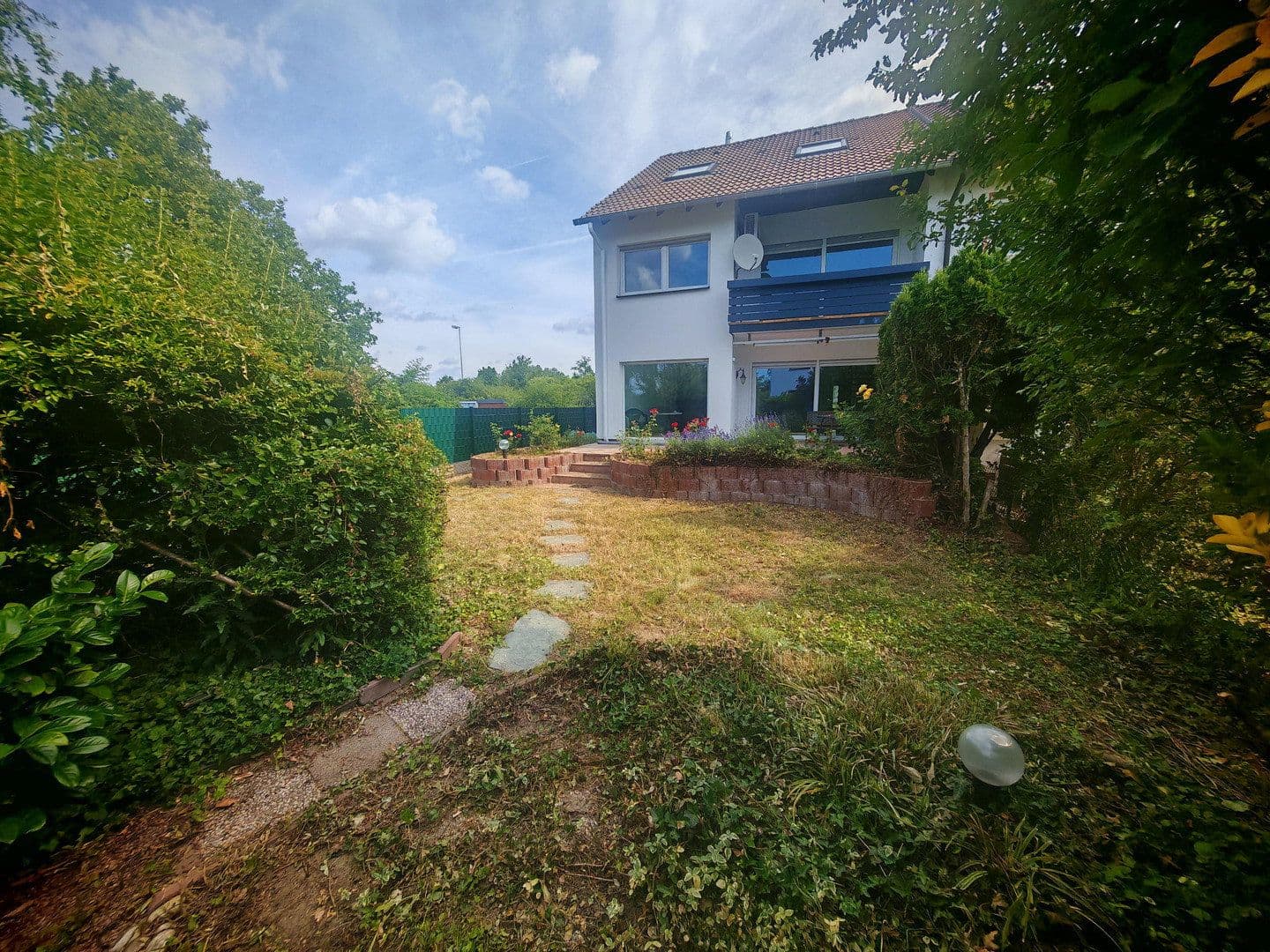 Prenájom domu 230 m², pozemek 334 m², Frankenthal, Porýnie-Falcko Prenájom domu 230 m², pozemek 334 m², Frankenthal, Porýnie-Falcko