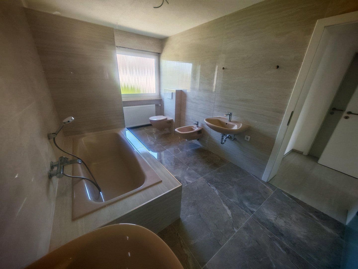 Prenájom domu 230 m², pozemek 334 m², Frankenthal, Porýnie-Falcko Prenájom domu 230 m², pozemek 334 m², Frankenthal, Porýnie-Falcko