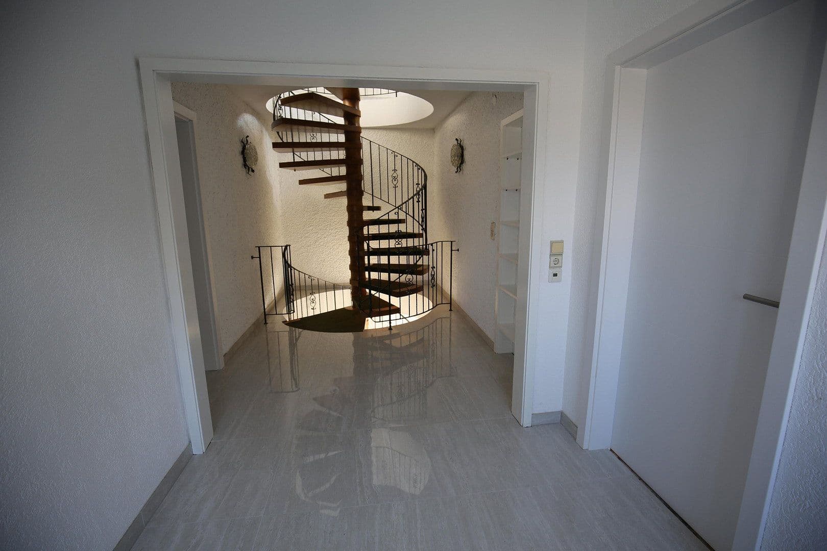 Prenájom domu 230 m², pozemek 334 m², Frankenthal, Porýnie-Falcko Prenájom domu 230 m², pozemek 334 m², Frankenthal, Porýnie-Falcko