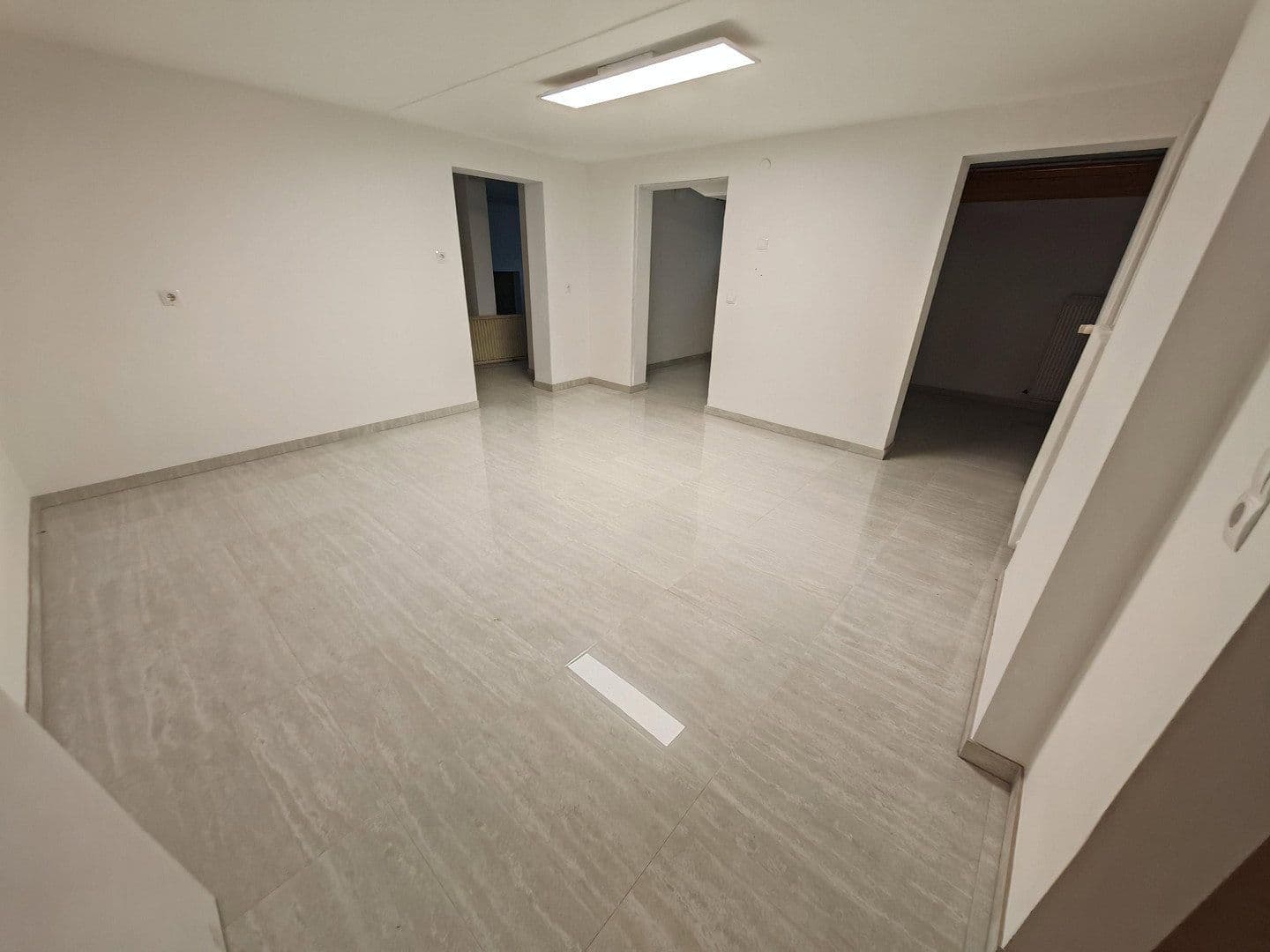 Prenájom domu 230 m², pozemek 334 m², Frankenthal, Porýnie-Falcko Prenájom domu 230 m², pozemek 334 m², Frankenthal, Porýnie-Falcko