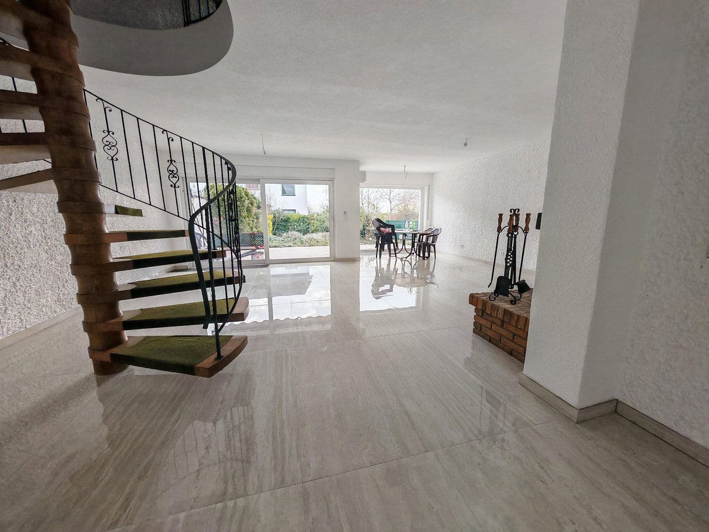 Prenájom domu 230 m², pozemek 334 m², Frankenthal, Porýnie-Falcko Prenájom domu 230 m², pozemek 334 m², Frankenthal, Porýnie-Falcko