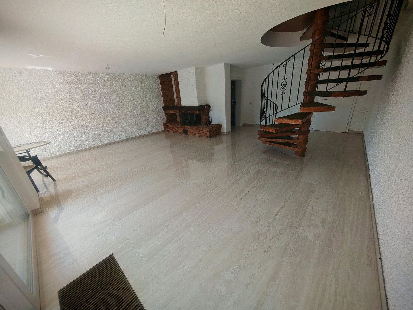 Prenájom domu 230 m², pozemek 334 m², Frankenthal, Porýnie-Falcko Prenájom domu 230 m², pozemek 334 m², Frankenthal, Porýnie-Falcko