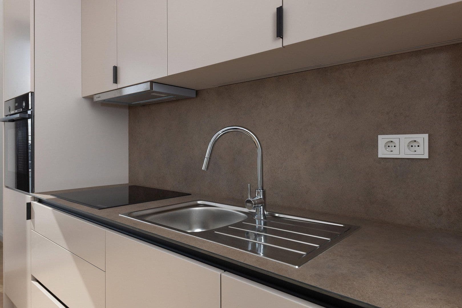 Prenájom bytu 2-izbový 51 m², Schöneberger Str. 9, Berlin, Berlín Prenájom bytu 2-izbový 51 m², Schöneberger Str. 9, Berlin, Berlín