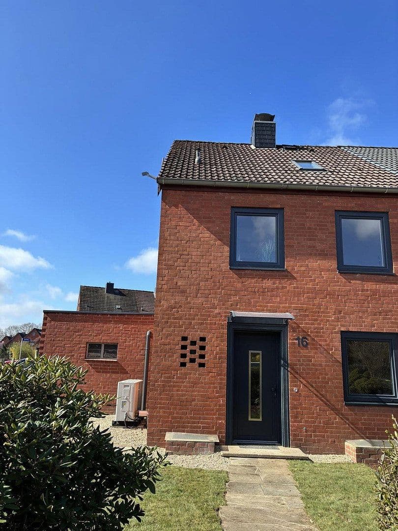 Predaj domu 120 m², pozemek 380 m², Dachssteig 16, Lüneburg, Dolné Sasko Predaj domu 120 m², pozemek 380 m², Dachssteig 16, Lüneburg, Dolné Sasko