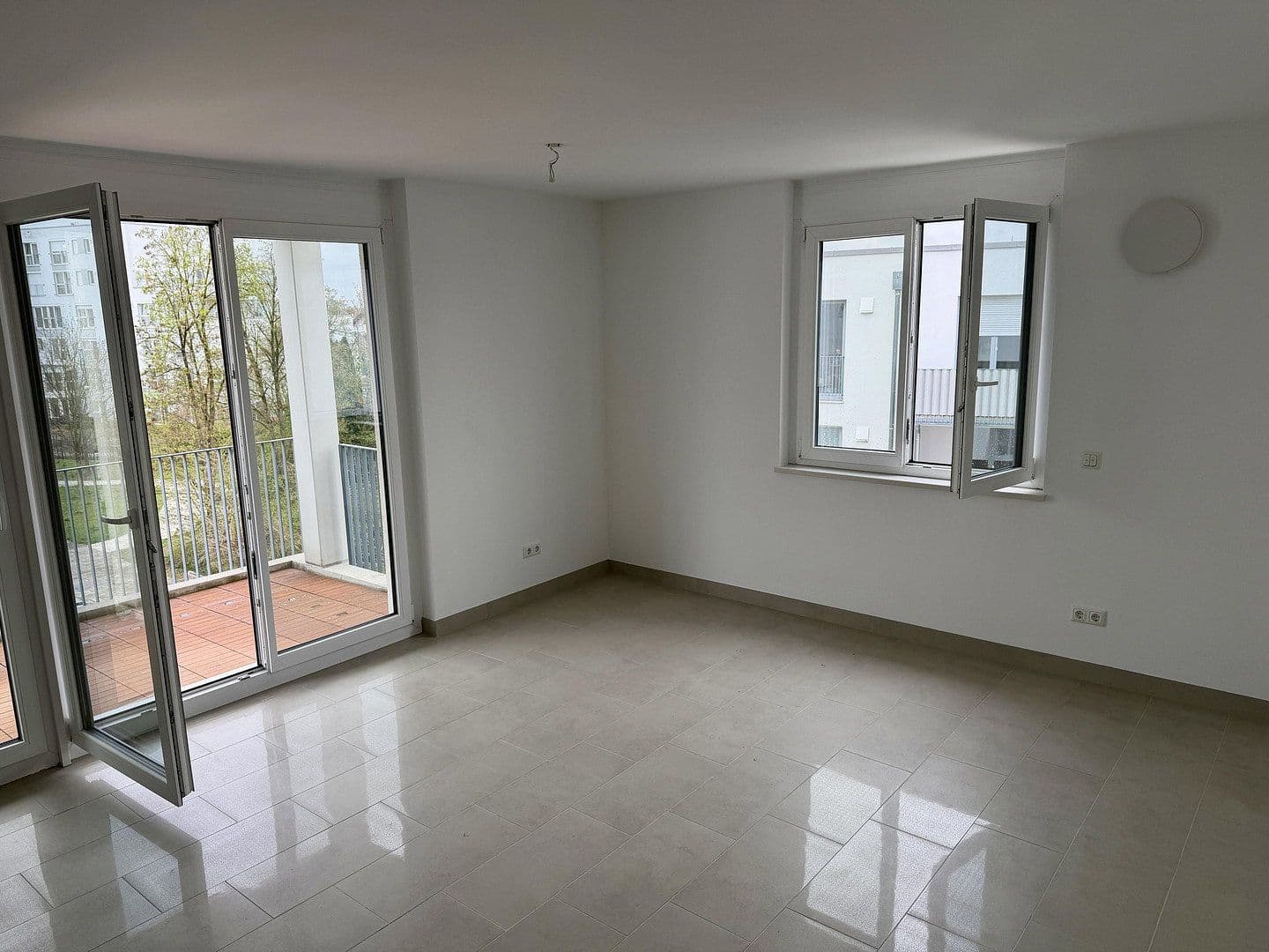 Predaj bytu 2-izbový 61 m², Theresienbogen 23, Unterschleißheim, Bavorsko Predaj bytu 2-izbový 61 m², Theresienbogen 23, Unterschleißheim, Bavorsko
