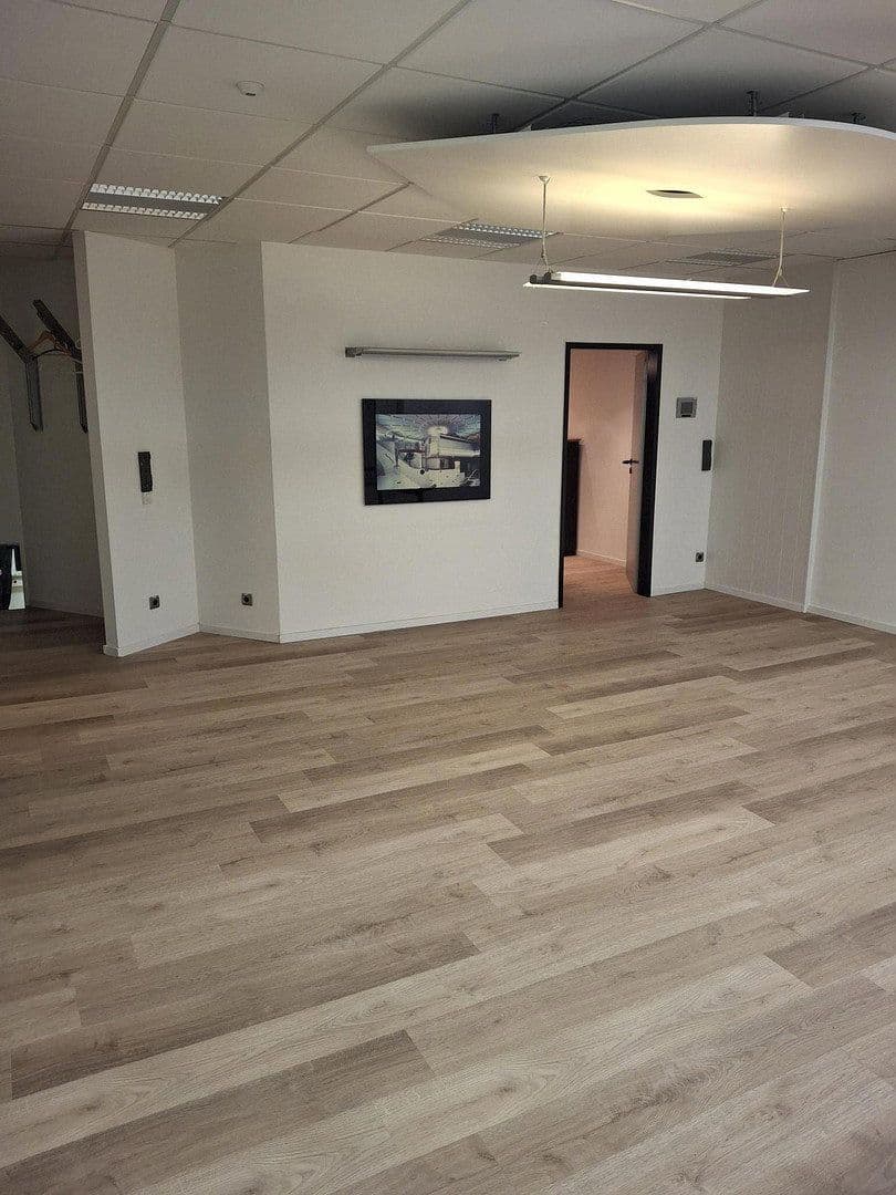 Prenájom kancelárie 65 m², Oststrasse 122 C, Norderstedt, Šlezvicko-Holštajnsko Prenájom kancelárie 65 m², Oststrasse 122 C, Norderstedt, Šlezvicko-Holštajnsko