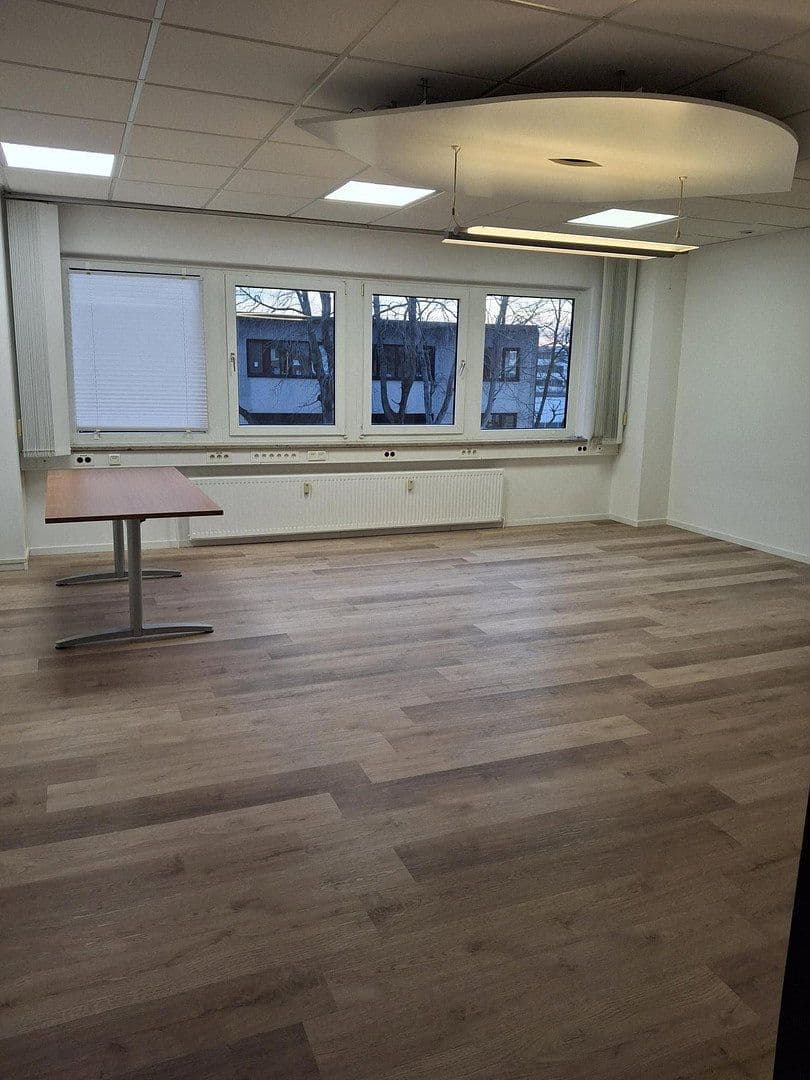 Prenájom kancelárie 65 m², Oststrasse 122 C, Norderstedt, Šlezvicko-Holštajnsko Prenájom kancelárie 65 m², Oststrasse 122 C, Norderstedt, Šlezvicko-Holštajnsko