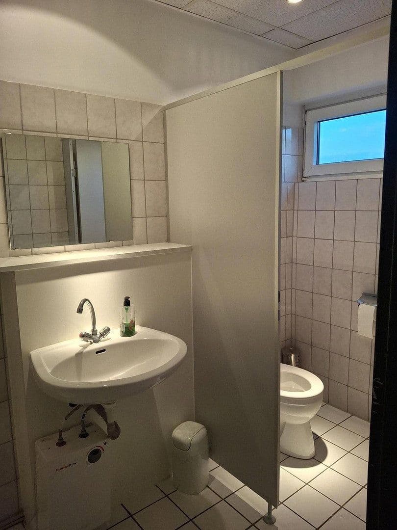 Prenájom kancelárie 65 m², Oststrasse 122 C, Norderstedt, Šlezvicko-Holštajnsko Prenájom kancelárie 65 m², Oststrasse 122 C, Norderstedt, Šlezvicko-Holštajnsko