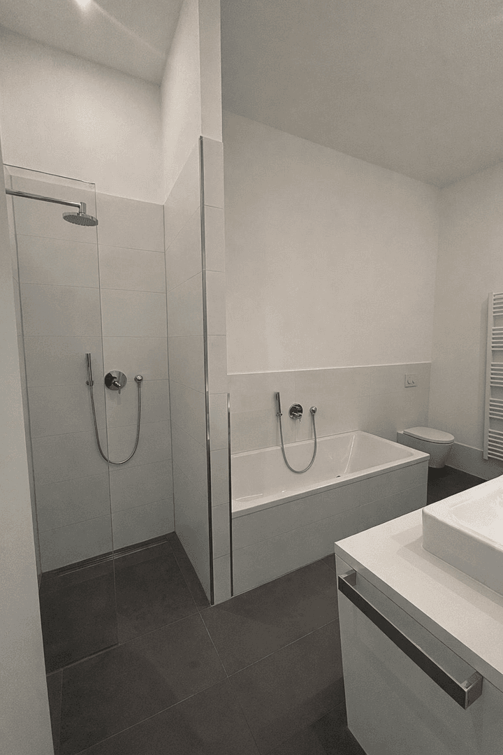 Prenájom bytu 3-izbový 115 m², Menckestraße 43, Leipzig, Sasko Prenájom bytu 3-izbový 115 m², Menckestraße 43, Leipzig, Sasko