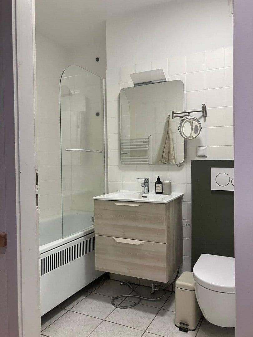 Prenájom bytu 2-izbový 63 m², Im Mainfeld 40, Frankfurt am Main, Hesensko Prenájom bytu 2-izbový 63 m², Im Mainfeld 40, Frankfurt am Main, Hesensko