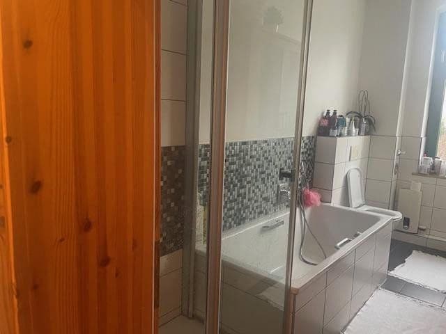 Prenájom bytu 4-izbový 88 m², Österreicher Str. 44, Dresden, Sasko Prenájom bytu 4-izbový 88 m², Österreicher Str. 44, Dresden, Sasko